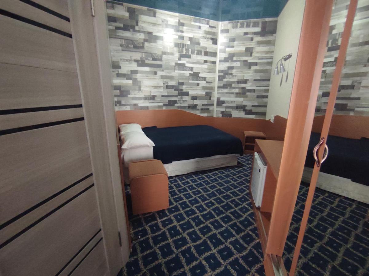 Three Dolphins Hotel 악타우 외부 사진