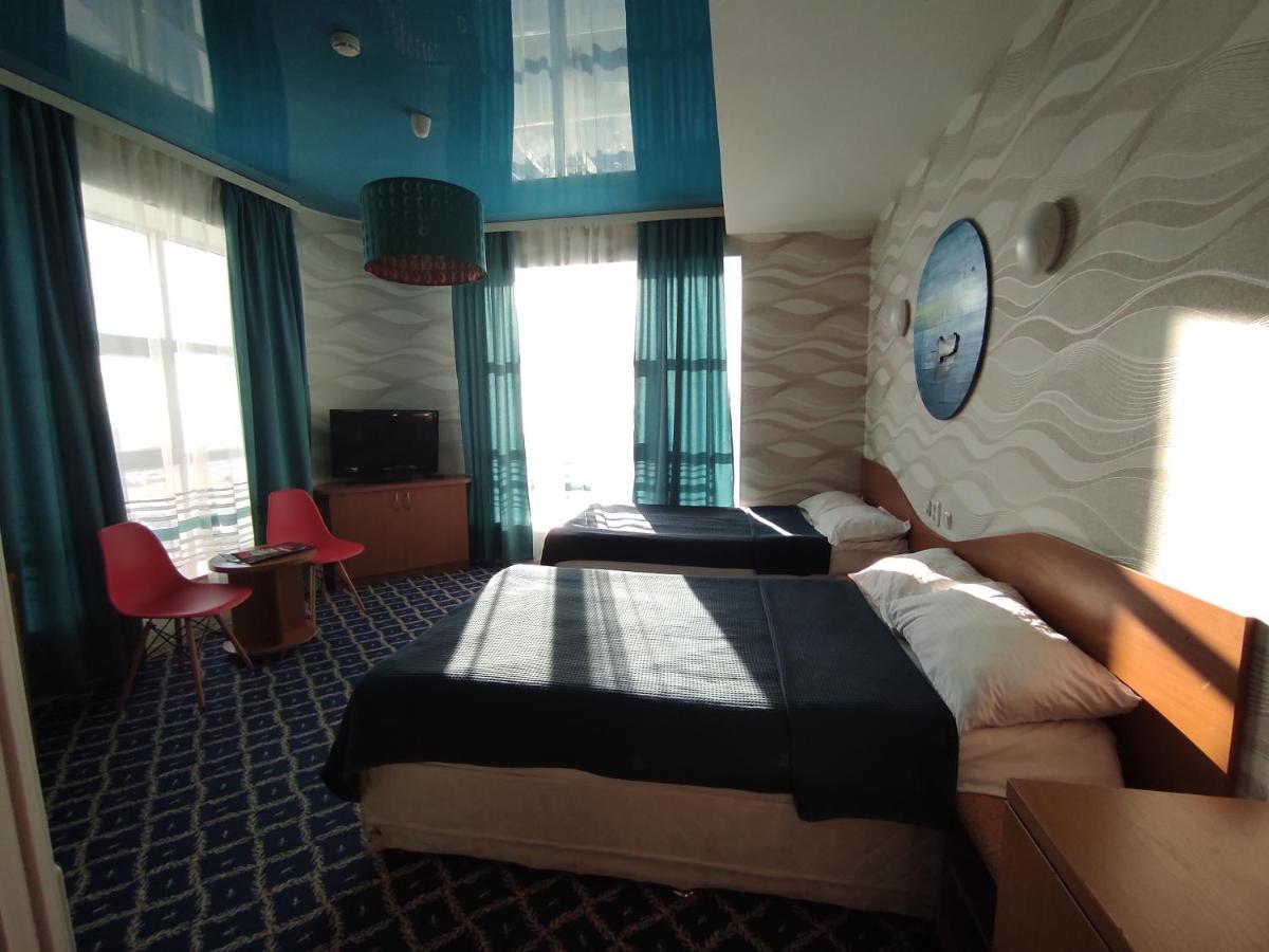 Three Dolphins Hotel 악타우 외부 사진