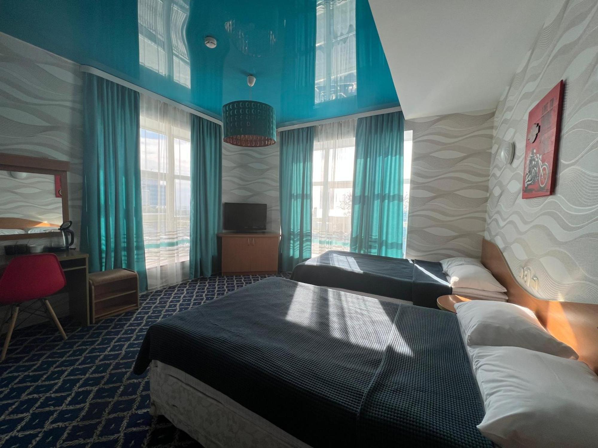 Three Dolphins Hotel 악타우 외부 사진