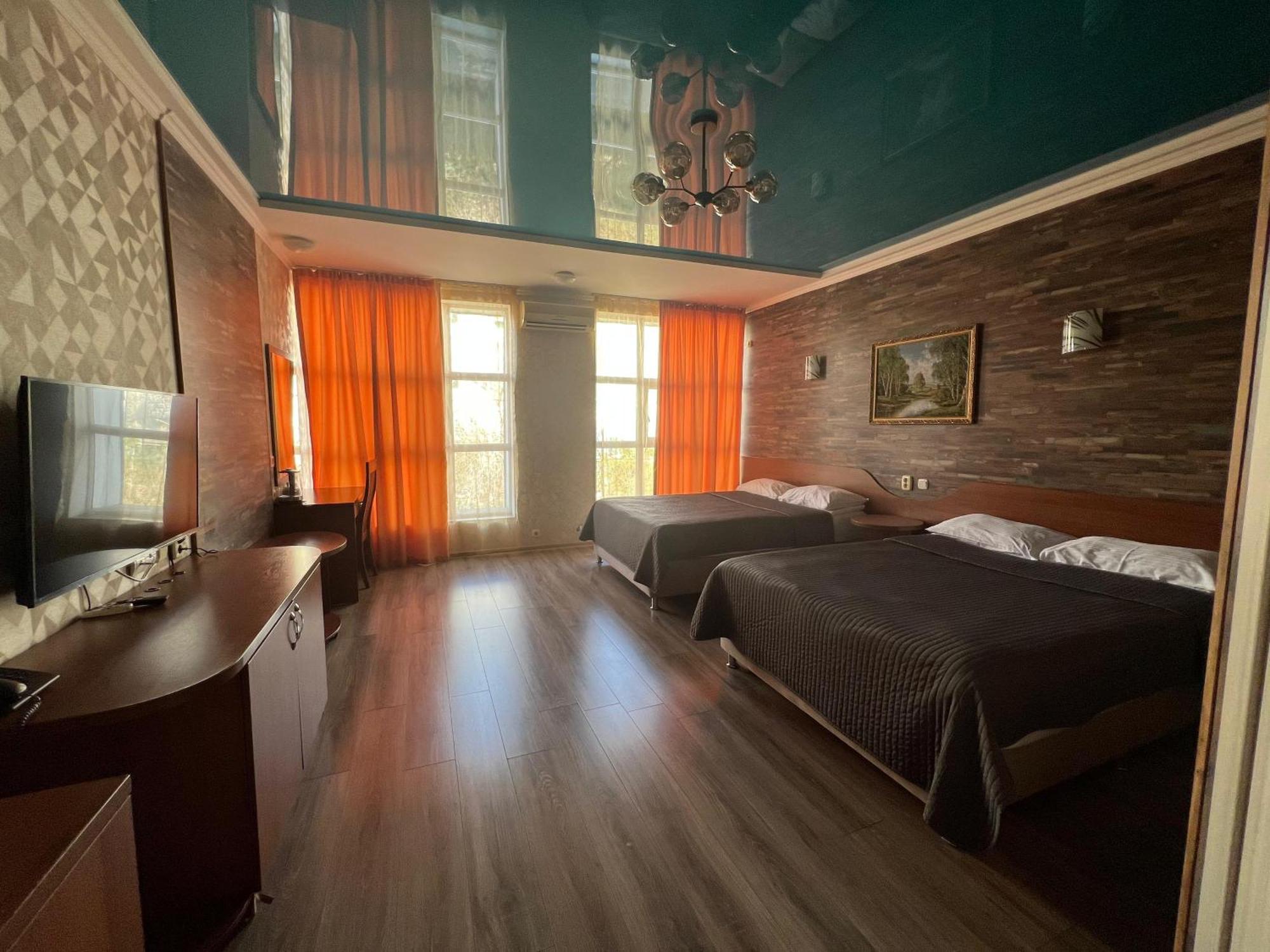 Three Dolphins Hotel 악타우 외부 사진